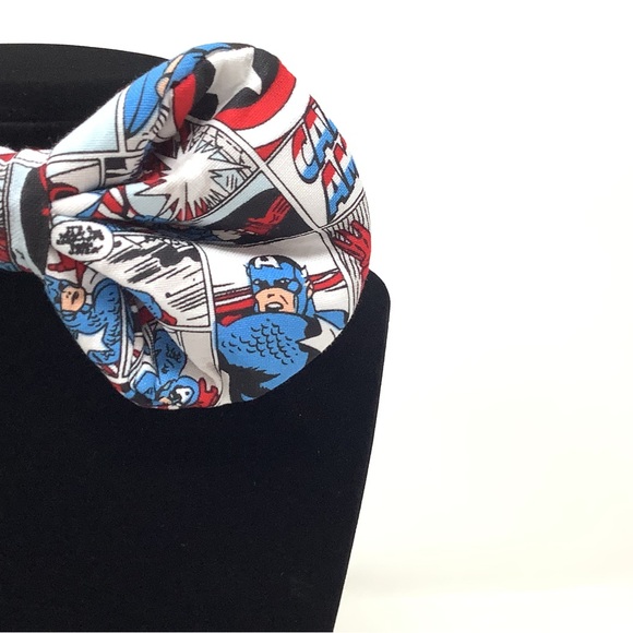 Captain America Handcrafted Bow Tie - 01 - Comic Book Collection - Picture 5 of 14